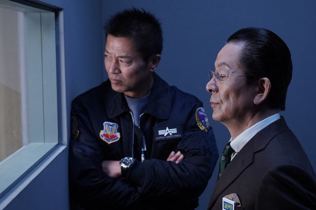 作家夫妻が抱える、危険な秘密…「相棒season21」第15話「薔薇と髭と菫たち」（8枚目）