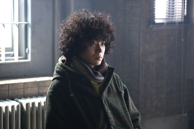 記憶をなくした爆弾魔登場！「ミステリと言う勿れ」4話場面写真（3枚目）