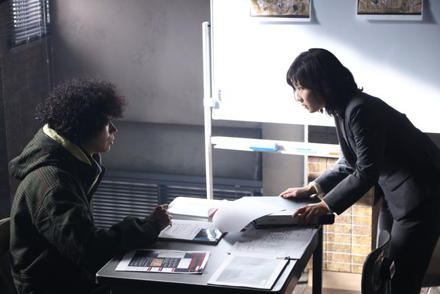 記憶をなくした爆弾魔登場！「ミステリと言う勿れ」4話場面写真（9枚目）