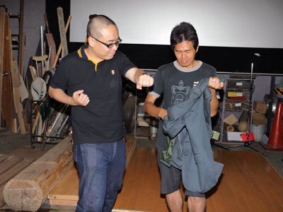 音響効果作りを体験したバッファロー吾郎・木村と参加者