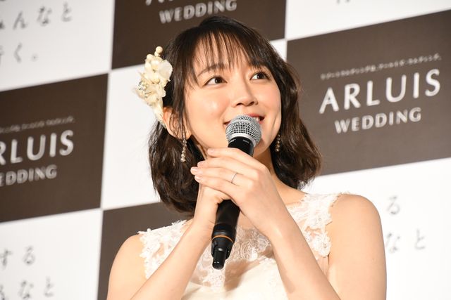 美しすぎ！吉岡里帆のウエディングドレス姿！「アールイズ・ウエディング」新CM＆キャンペーン発表会＜全24枚＞（9枚目）
