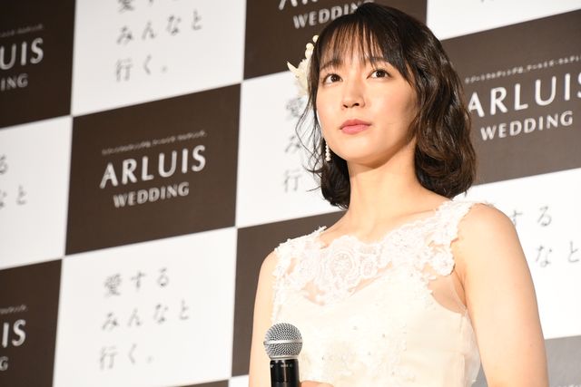 美しすぎ！吉岡里帆のウエディングドレス姿！「アールイズ・ウエディング」新CM＆キャンペーン発表会＜全24枚＞（11枚目）