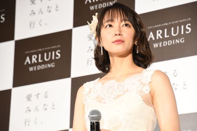 美しすぎ！吉岡里帆のウエディングドレス姿！「アールイズ・ウエディング」新CM＆キャンペーン発表会＜全24枚＞（12枚目）