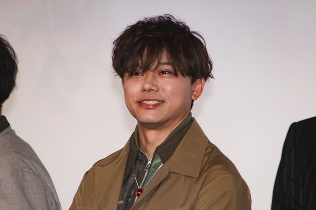 フォックス・マクラウド役の竹内栄治