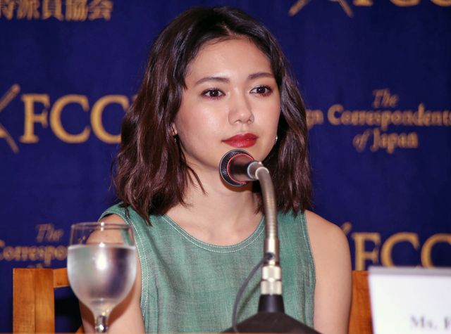 二階堂ふみ、まっ赤なリップが大人っぽい！『ふきげんな過去』会見ギャラリー：フォトギャラリー