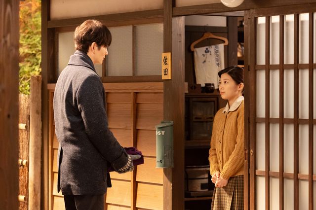 見つめ合う航一（岡田将生）と寅子（伊藤沙莉）…「虎に翼」第19週「悪女の賢者ぶり？」第93回：フォトギャラリー