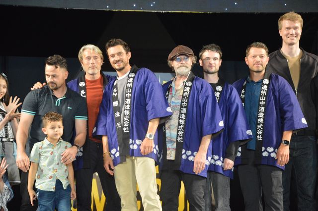 マッツ・ミケルセン、オーランド・ブルームら法被姿で登場！「大阪コミコン2023」グランドフィナーレ：フォトギャラリー