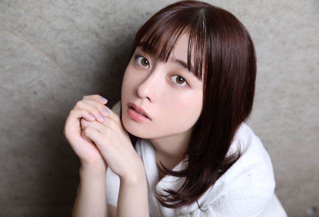 横、正面、上から…橋本環奈【インタビューカット集】（4枚目）