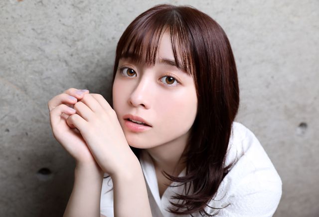 横、正面、上から…橋本環奈【インタビューカット集】（5枚目）