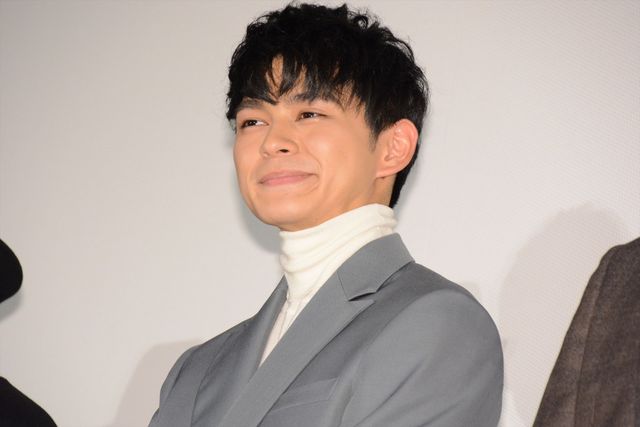 橋本環奈、キラキラ輝く衣装と存在感！『午前0時、キスしに来てよ』先行上映舞台あいさつ（3枚目）