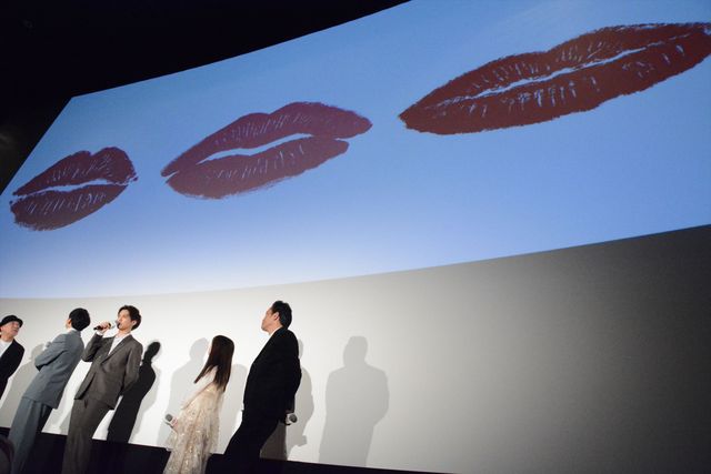 橋本環奈、キラキラ輝く衣装と存在感！『午前0時、キスしに来てよ』先行上映舞台あいさつ（8枚目）