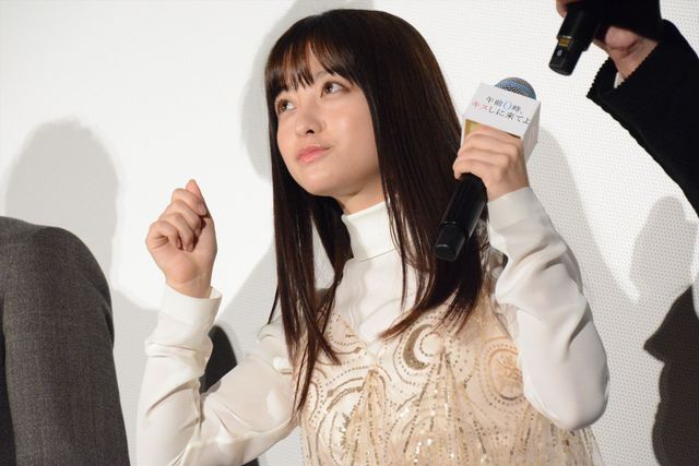 橋本環奈、キラキラ輝く衣装と存在感！『午前0時、キスしに来てよ』先行上映舞台あいさつ（9枚目）