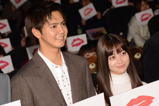 橋本環奈、キラキラ輝く衣装と存在感！『午前0時、キスしに来てよ』先行上映舞台あいさつ（14枚目）