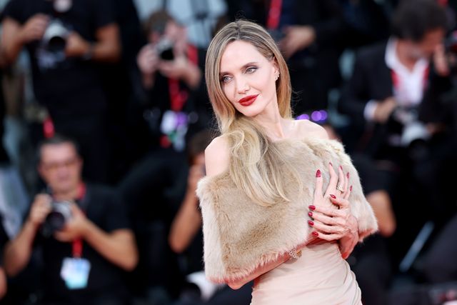 第81回ベネチア映画祭でのアンジェリーナ・ジョリー:フォトギャラリー