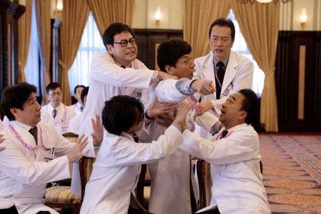 『劇場版ドクターX』染谷将太、西畑大吾（なにわ男子）、綾野剛ら新キャラも！場面写真18点（18枚目）