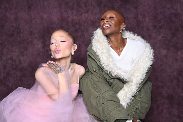 『ウィキッド　ふたりの魔女』来日時のシンシア・エリヴォ、アリアナ・グランデ、ジョン・M・チュウ監督（11枚目）