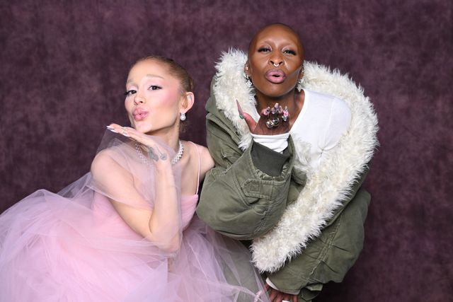 『ウィキッド　ふたりの魔女』来日時のシンシア・エリヴォ、アリアナ・グランデ、ジョン・M・チュウ監督（12枚目）