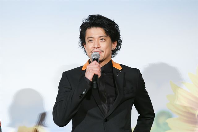 小栗旬「まーきのっ」ポーズで場をなごませる！映画『君の膵臓をたべたい』初日舞台あいさつ（25枚目）