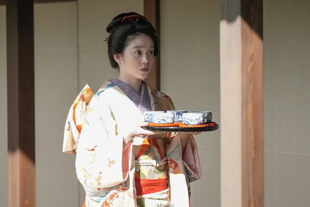 クールな表情のタエ（北川景子）…「ばけばけ」第2週「ムコ、モラウ、ムズカシ。」第8回（2枚目）