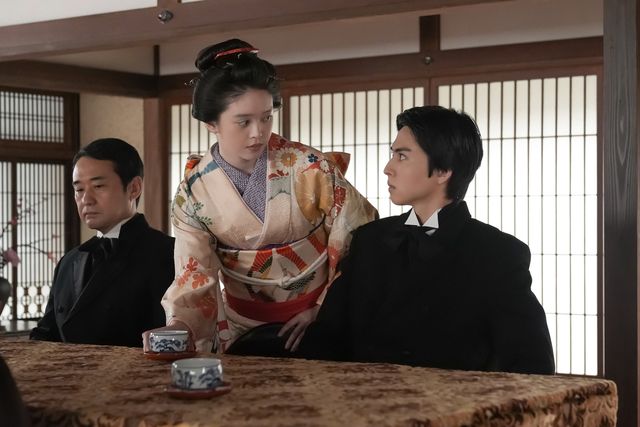 クールな表情のタエ（北川景子）…「ばけばけ」第2週「ムコ、モラウ、ムズカシ。」第8回（3枚目）