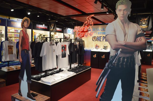 実写版「ONE PIECE」バギー、ミホークらの実物衣装が展示！「SHIBUYA GRAND LINE STORE」内覧会（14枚目）