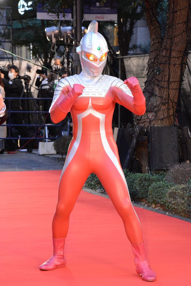 二宮和也、稲垣吾郎、鈴木亮平らレッドカーペットを彩った俳優たち！（17枚目）