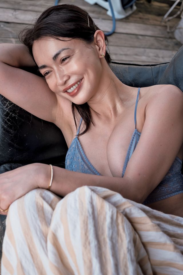 【4枚】美ボディ！大人の色気が匂い立つ長谷川京子：フォトギャラリー