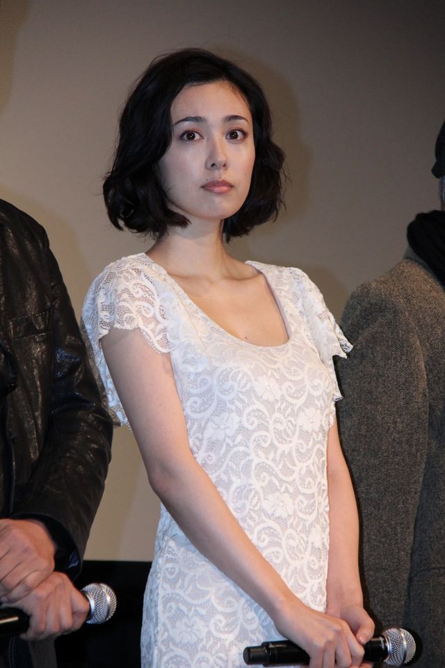 岡田准一と“口撃”し合った井上真央！『永遠の0』大ヒット舞台あいさつ写真ギャラリー：フォトギャラリー