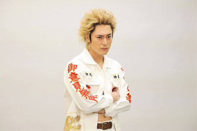 間宮祥太朗の指ハート！ドラマ「ナンバMG5」より（4枚目）