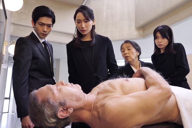 「世にも奇妙な物語 ’20夏の特別編」杏主演「燃えない親父」（8枚目）