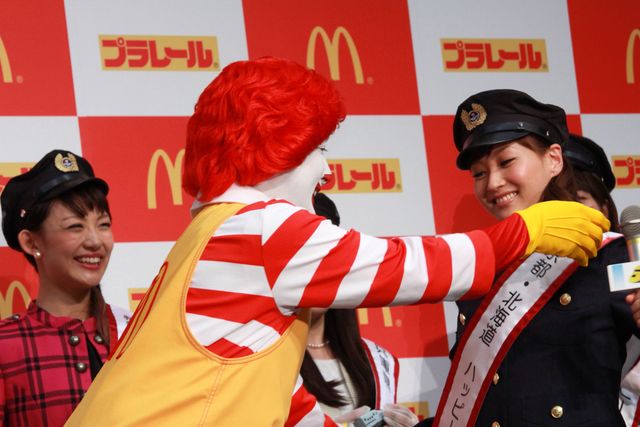 ミキティの車掌姿全身ショット＆各地の美人大使フォトギャラリー（7枚目）