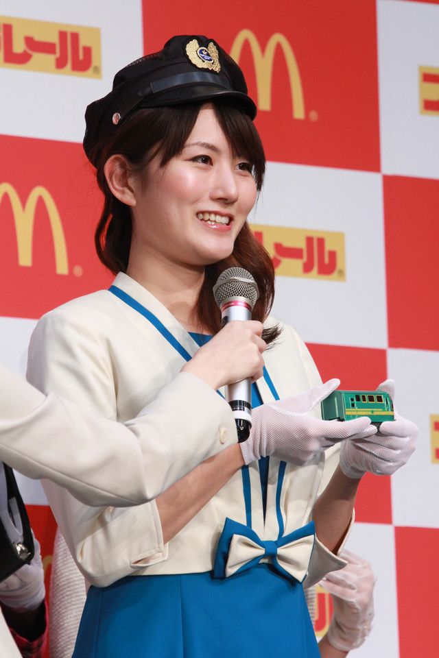 ミキティの車掌姿全身ショット＆各地の美人大使フォトギャラリー（9枚目）