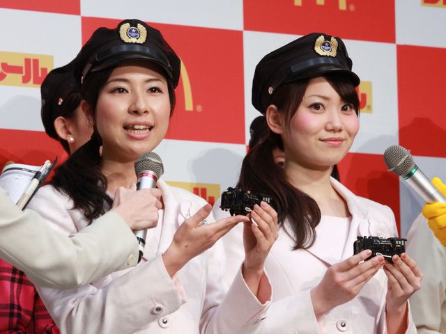 ミキティの車掌姿全身ショット＆各地の美人大使フォトギャラリー（14枚目）