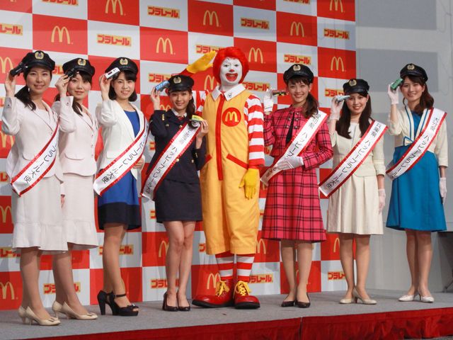 ミキティの車掌姿全身ショット＆各地の美人大使フォトギャラリー（20枚目）