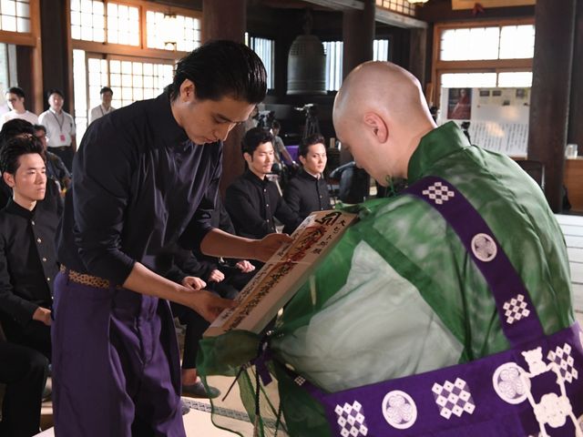 山崎賢人リーゼントで護国寺に！『ジョジョ』大ヒット祈願イベント：フォトギャラリー