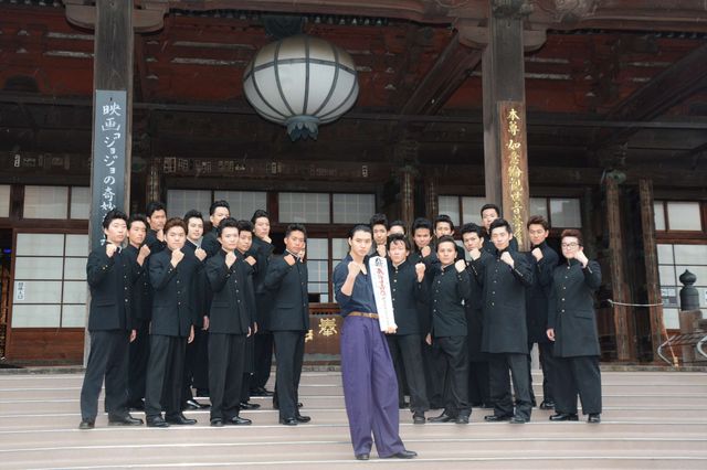 山崎賢人リーゼントで護国寺に！『ジョジョ』大ヒット祈願イベント（13枚目）