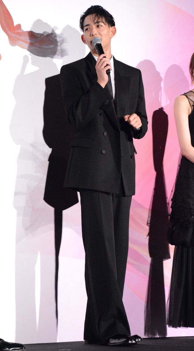 吉岡里帆、美しいシースルードレスで水上恒司、竜星涼らと登壇！『九龍ジェネリックロマンス』ジャパンプレミア（14枚目）