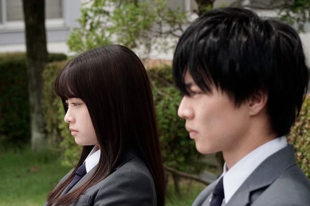 橋本環奈が帽子＆メガネで変装！『小説の神様』可愛すぎる場面カット（4枚目）