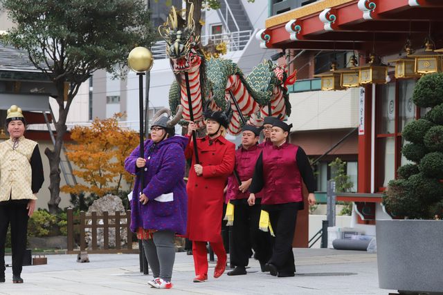 『ヒックとドラゴン』松重豊＆メイプル超合金がヒット祈願！（2枚目）