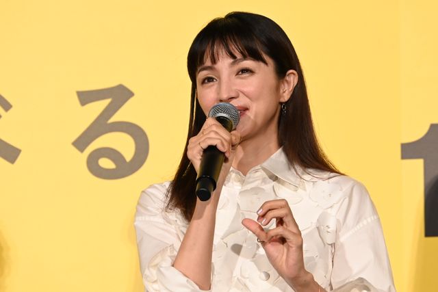 まるで女神！柴咲コウ、シースルーの装いでオダギリジョー、満島ひかりらと登壇　『兄を持ち運べるサイズに』プレミア上映会（15枚目）