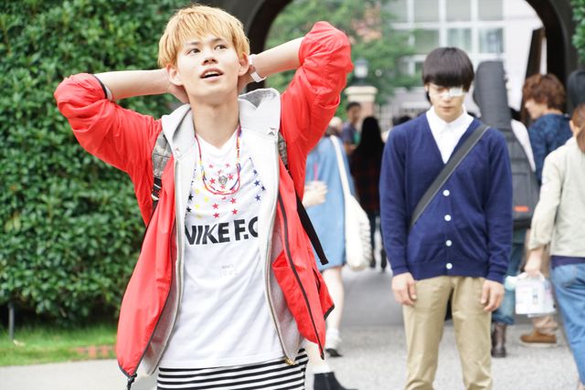 小笠原海が窪田正孝に食べられそうになる『東京喰種　トーキョーグール』（2枚目）