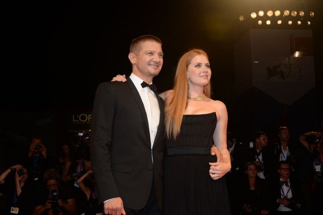 超仲良し！エイミー・アダムス＆ジェレミー・レナーに歓喜！（2枚目）