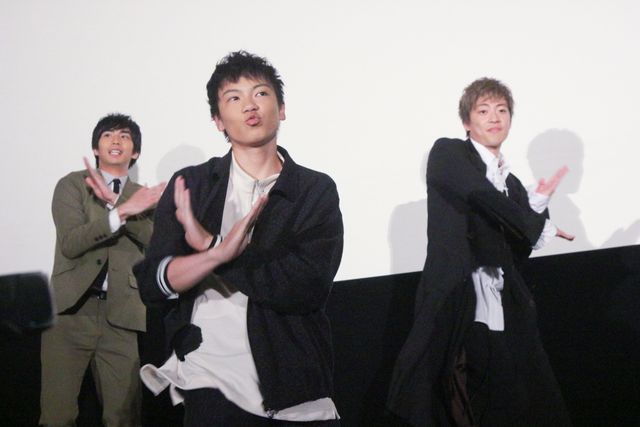 キレッキレのダンスを披露！福士蒼汰ら出演『曇天に笑う』初日舞台挨拶（11枚目）