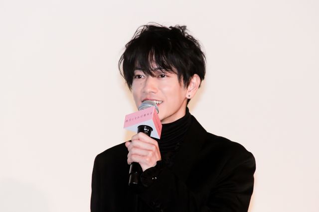 佐藤健×長澤まさみ×森七菜、黒コーデで登壇！『四月になれば彼女は』初日舞台挨拶（7枚目）