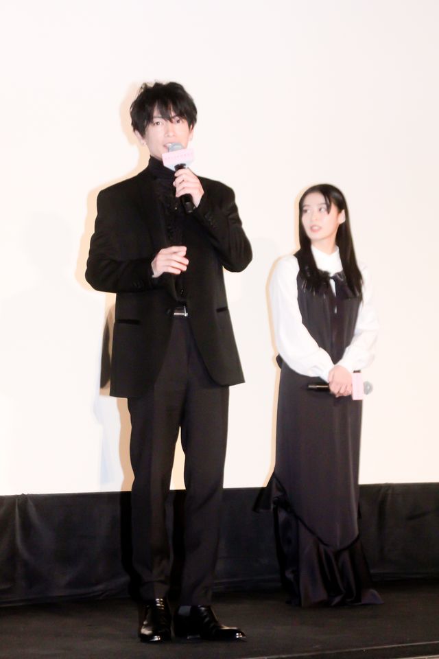 佐藤健×長澤まさみ×森七菜、黒コーデで登壇！『四月になれば彼女は』初日舞台挨拶（8枚目）