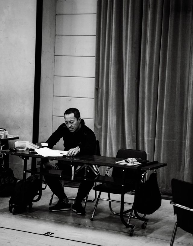 普段とはまた違う表情！TEAM NACS の舞台稽古の様子（4枚目）