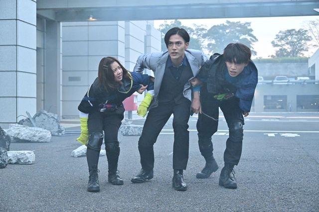 力が通用しない…英寿に苛立つ道長「仮面ライダーギーツ」第15話「謀略VI：仮面ライダーの資格」（2枚目）
