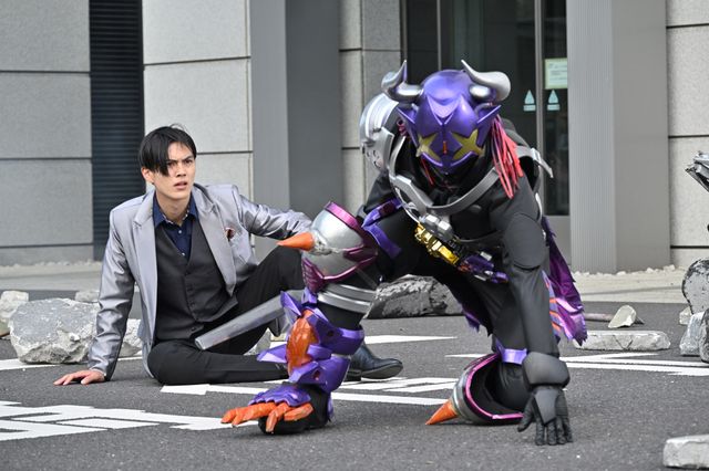 力が通用しない…英寿に苛立つ道長「仮面ライダーギーツ」第15話「謀略VI：仮面ライダーの資格」（3枚目）
