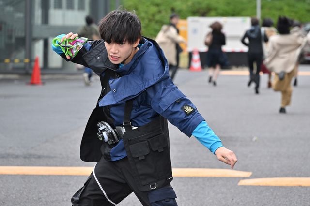 力が通用しない…英寿に苛立つ道長「仮面ライダーギーツ」第15話「謀略VI：仮面ライダーの資格」（5枚目）