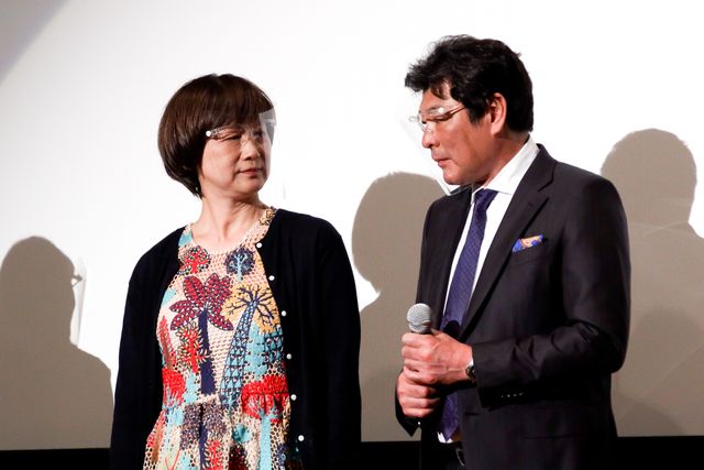 赤井夫妻が上西雄大監督に感謝！『ねばぎば　新世界』初日舞台あいさつ（5枚目）